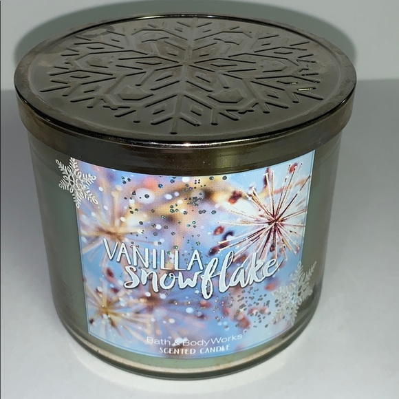 Vanilla Snowflake 3 Wick 🕯Bath & Body Works - Picture 2 of 10